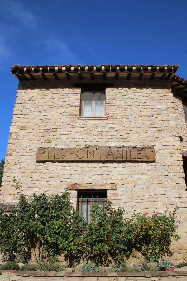 Casale Fontanile Bed And Breakfast Smerillo Exterior foto