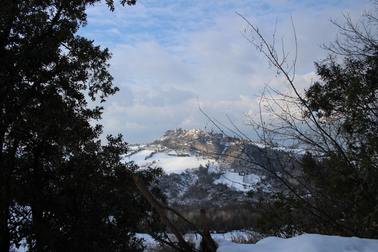 Casale Fontanile Bed And Breakfast Smerillo Exterior foto