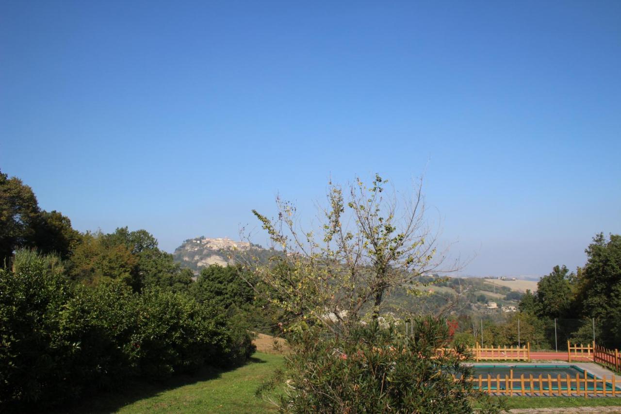 Casale Fontanile Bed And Breakfast Smerillo Exterior foto