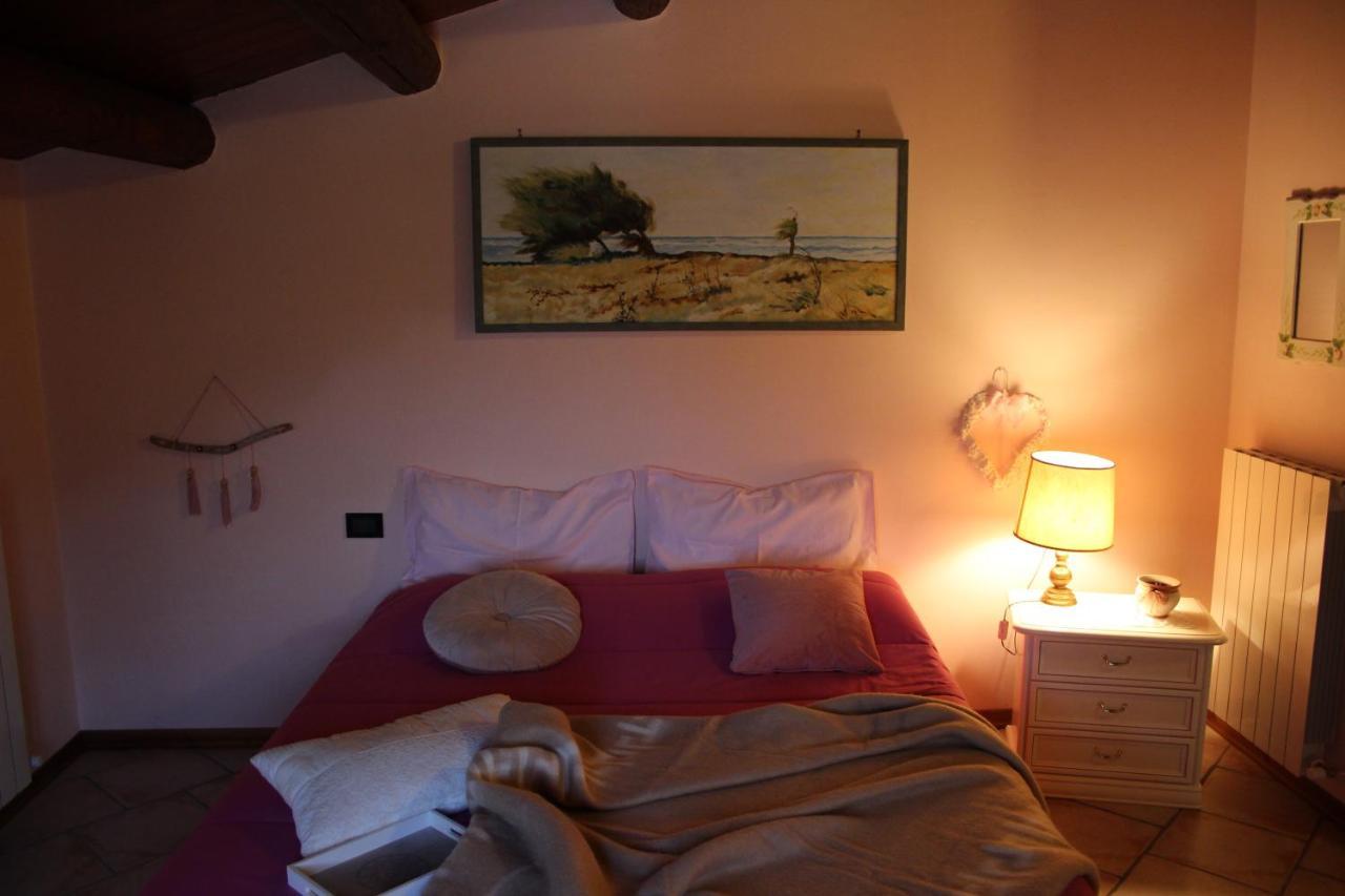 Casale Fontanile Bed And Breakfast Smerillo Exterior foto